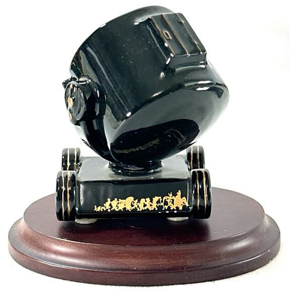 Goebel Looney Tunes Spotlight Collection Bugs Bunny Figurine 1997 w/ Base - Picture 3 of 5